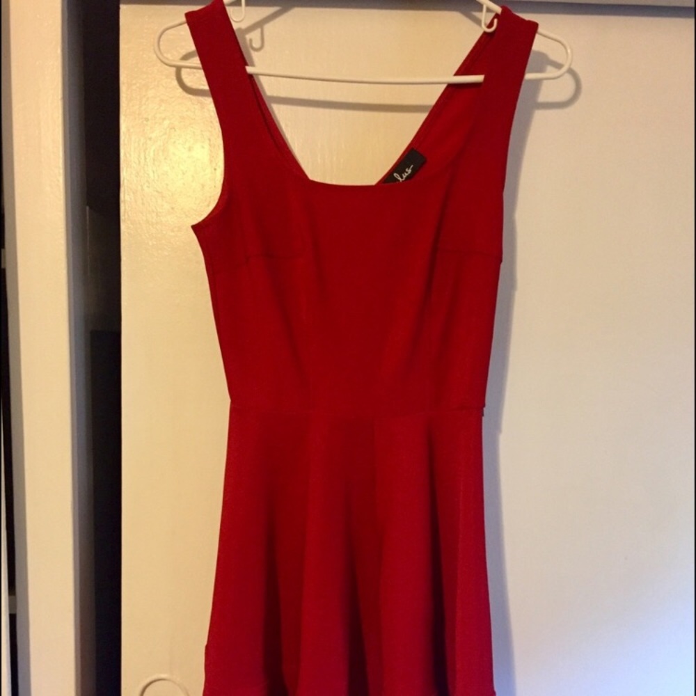 • Red lulu dress • - Picture 4 of 6